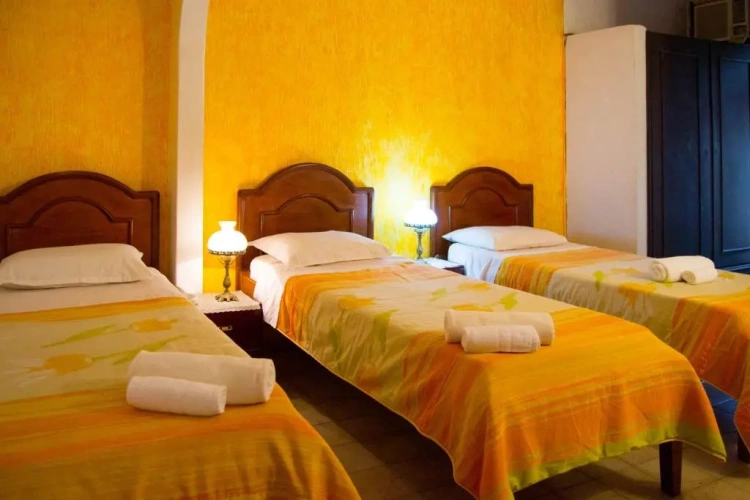 Standard Triple room