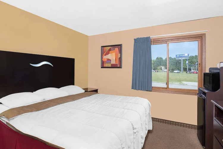 Super 8 Sheboygan WI