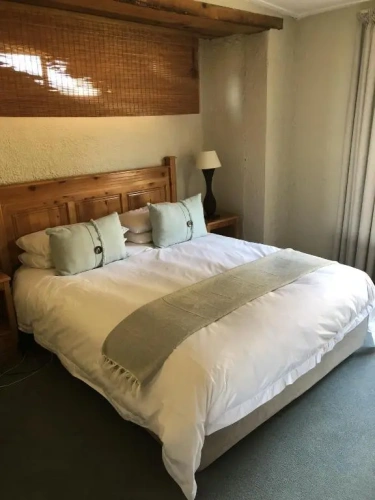 Standard Sextuple Family room