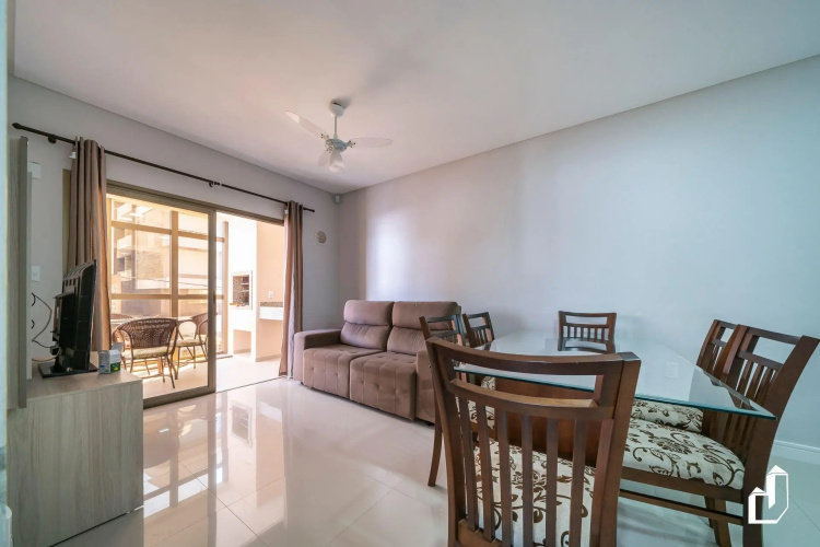 Apartamento Com 02 Dormitórios