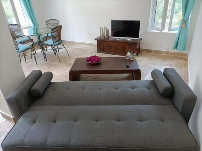 2 Bedrooms Apartment