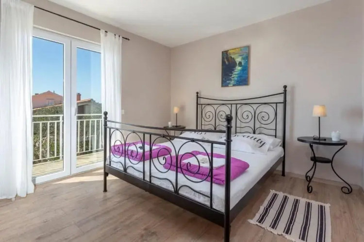 Peaceful Apartment With Beautiful View