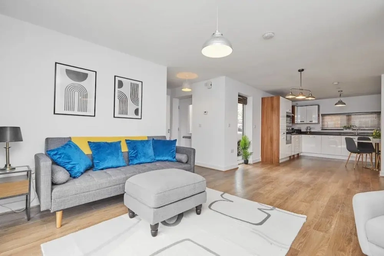 3 Bedrooms Comfort Cottage with city view