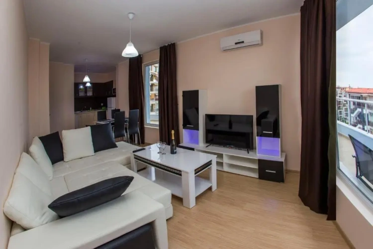 Deluxe Apartment