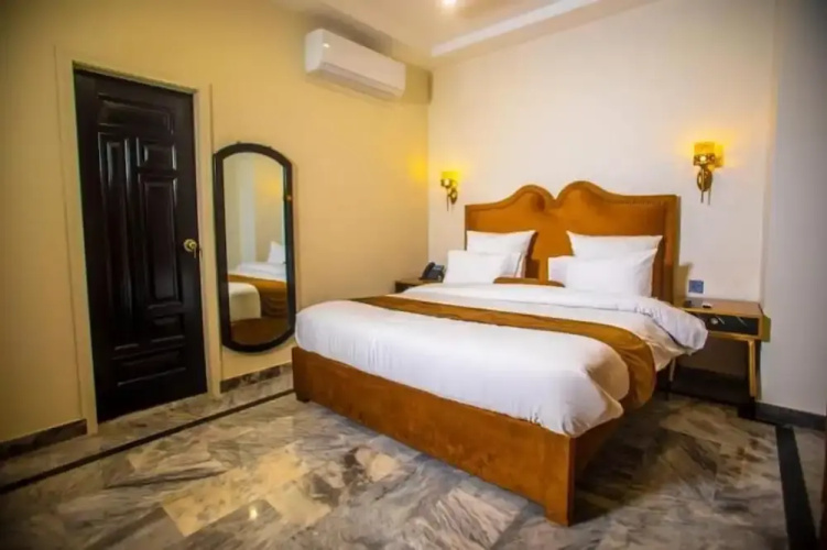 The Rich Hotel & Apartments
