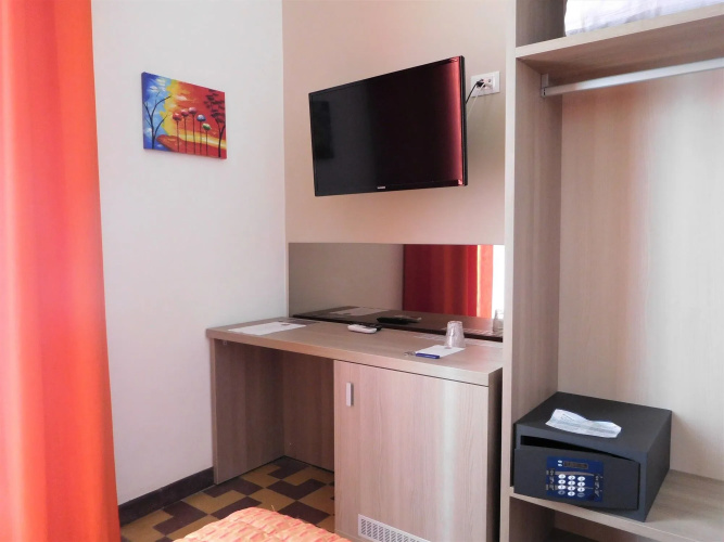 Moonlight Hotel & Suites