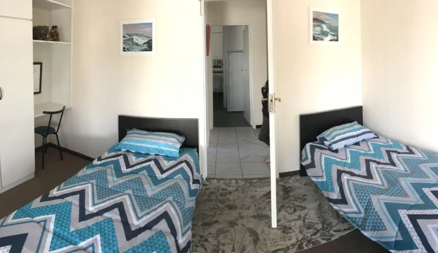 3 Bedrooms Sextuple Family Cottage