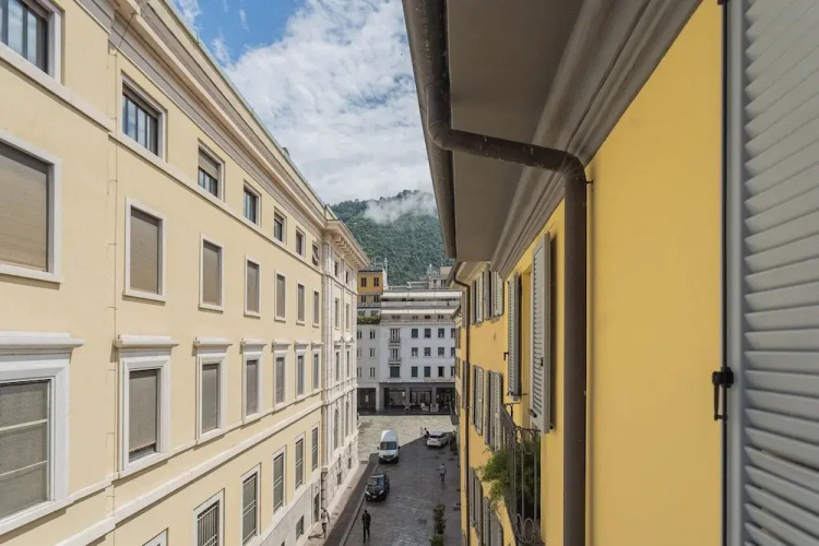 Lake Holiday Como by Rent all Como