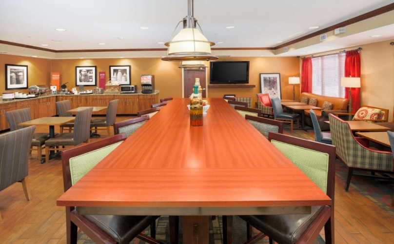 Hampton Inn Anchorage photo 31