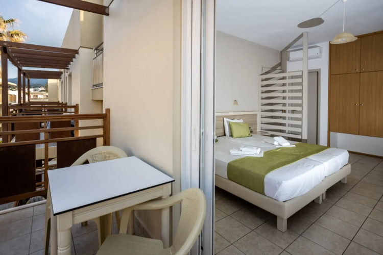 Ilian Beach & Apartments