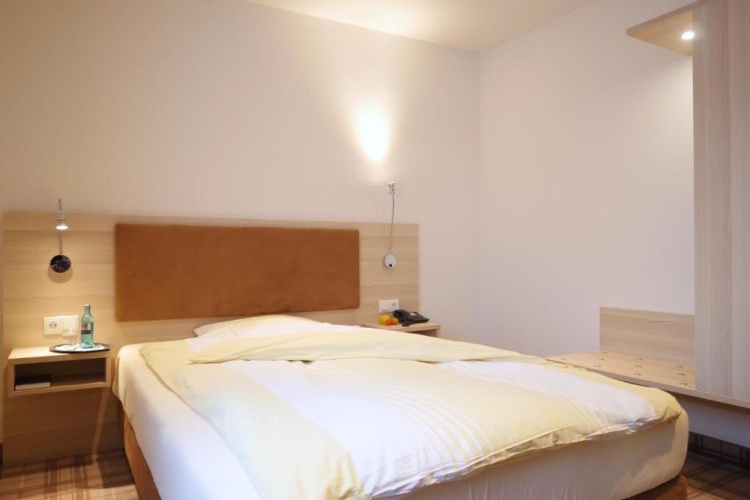 Standard Double room with view