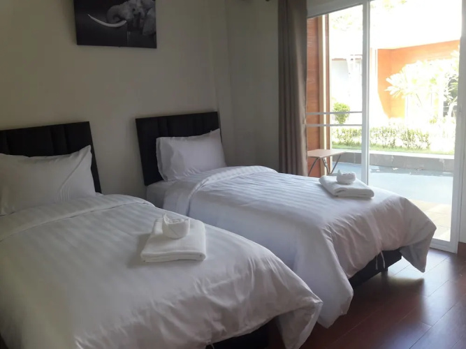 Phenwaree Amphawa Resort