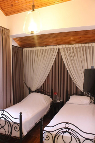 Urla Tarihi Han Otel