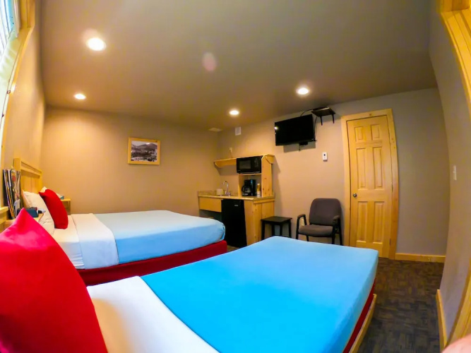 Triangle Motel