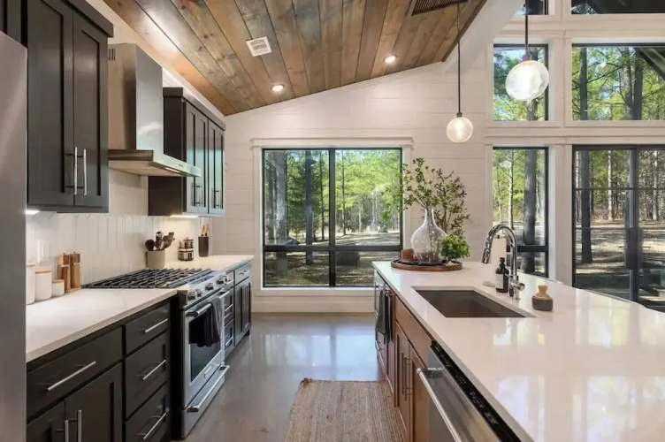 CABIN - Near BLACK MOUNTAIn