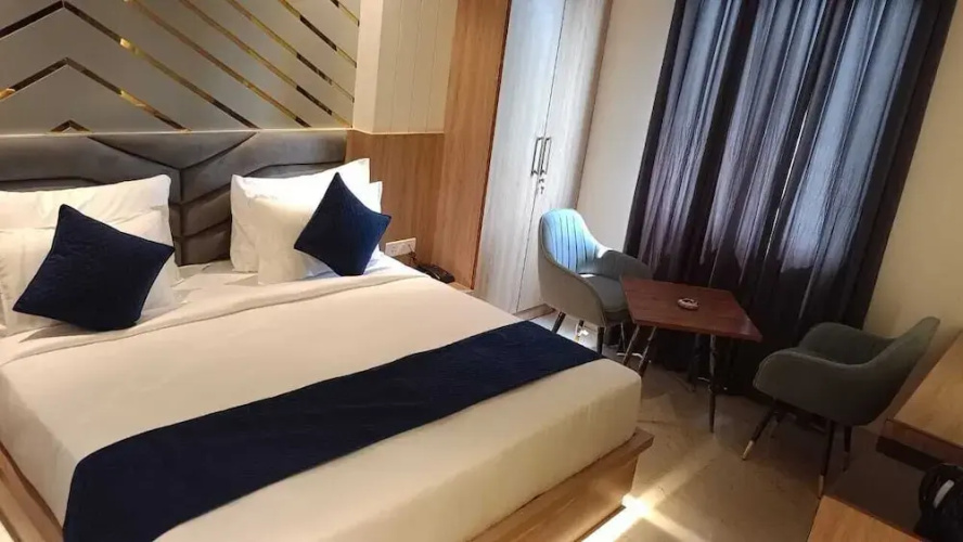 The Prominence Hotel Restaurant & Bar