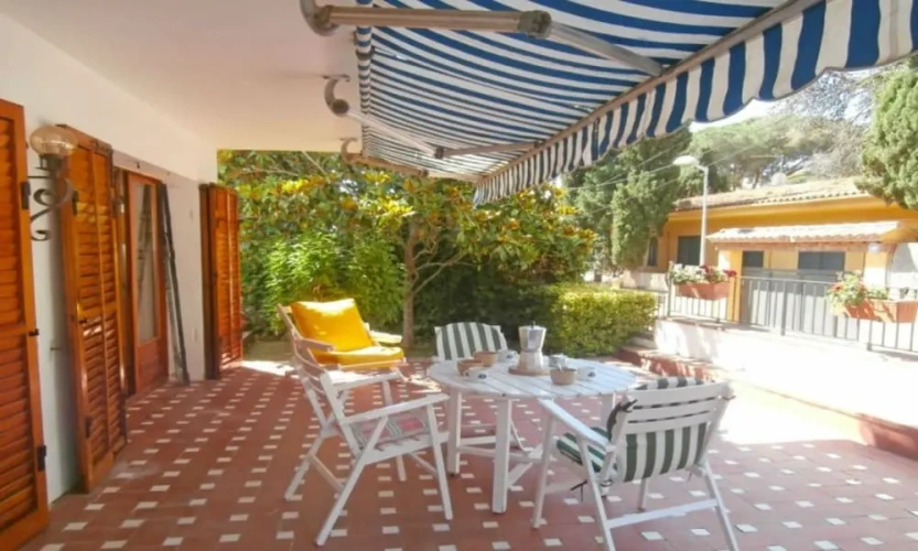 3 Bedrooms Family Apartment with garden view