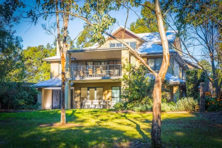 4 Bedrooms Cottage