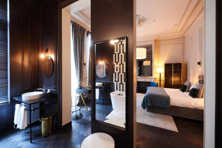 Deluxe Suite