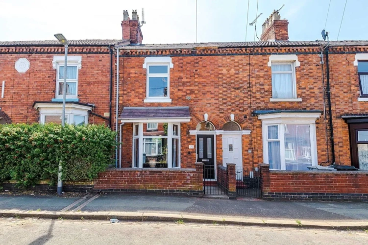 Stylish 2-bed House in Crewe Perfect for Business