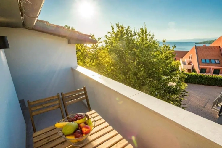 2 Bedrooms Apartment with sea view