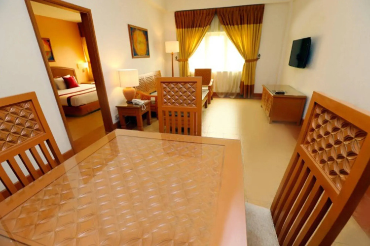 M Suites Hotel