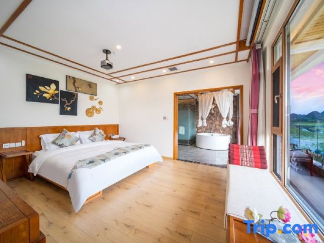 Standard Double room with balcony and with lake view