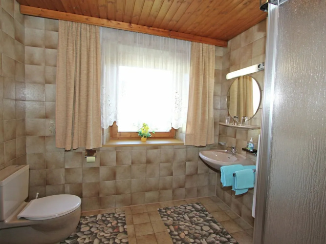 Apartment In Uderns With Balcony Cot Heating Parking