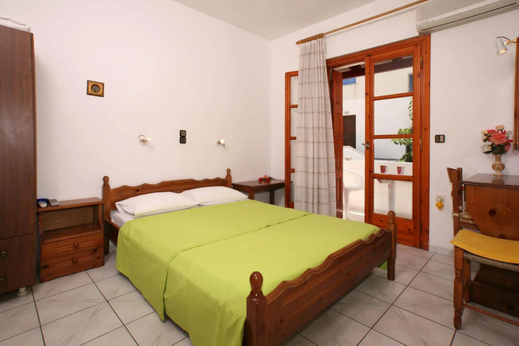 Kapetanos Rooms