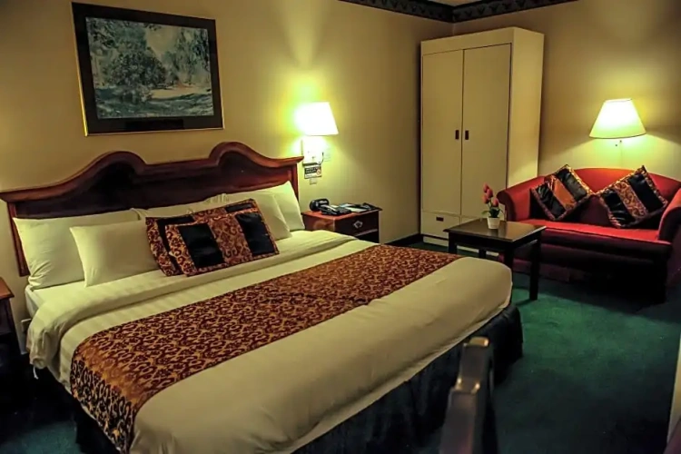 Standard Double room with partial view