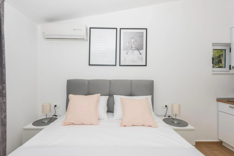 Milka Apartments