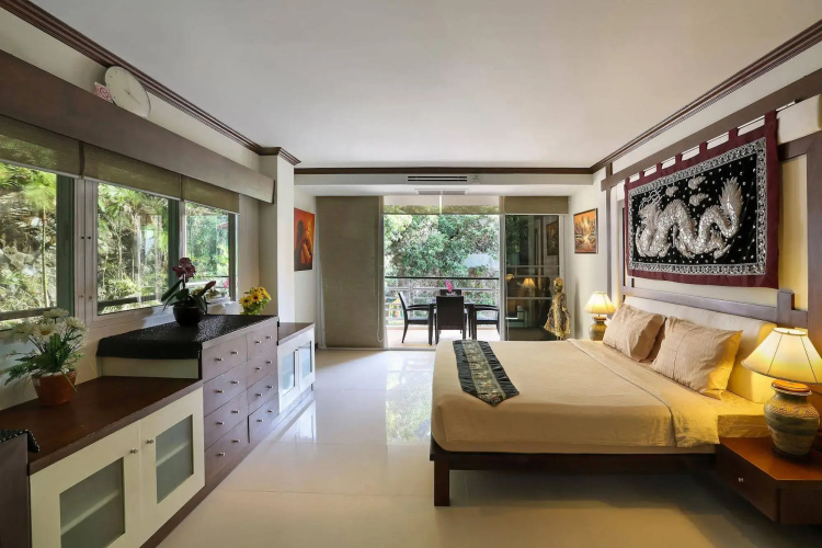 Karon View Royal Lotus