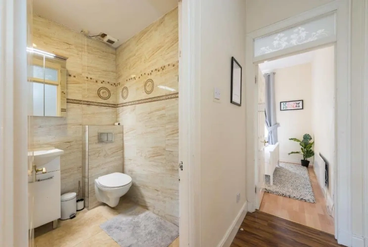 3 Bedrooms Apartment