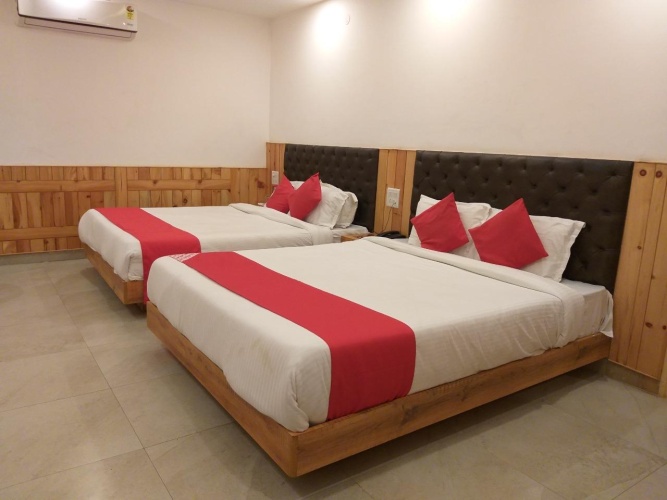 Standard Triple room