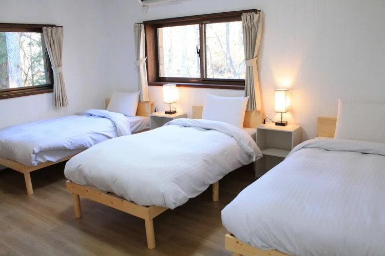 Classic Triple room with courtyard view
