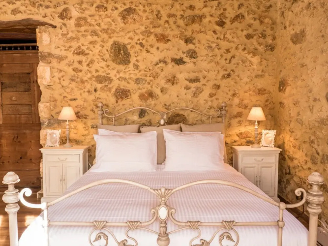 Villa Malaxa and Suites