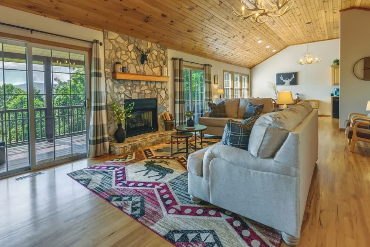 Mtn-view Escape w/ Hot Tub, 9 Mi to Skiing!