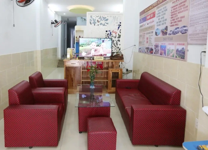 Standard Triple room with city view