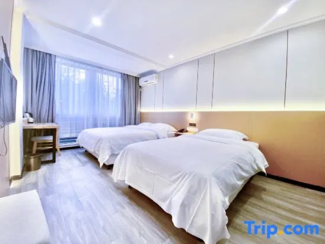 Poli Light Hotel (Beilun Port Area)