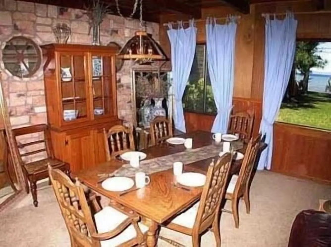 4 Bedrooms Cottage