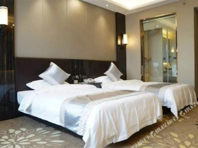 Longhua Ying Hotel