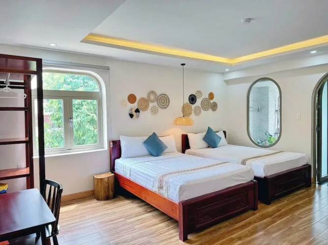 Standard Quadruple Family room