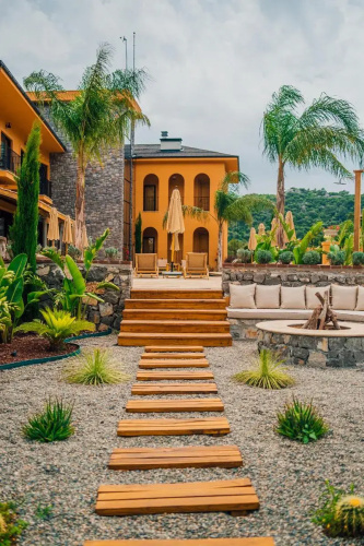 Theremotehotel