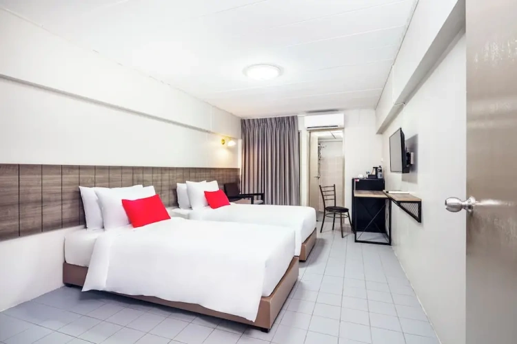 Standard Twin room with balcony