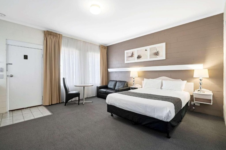Deluxe Double Suite
