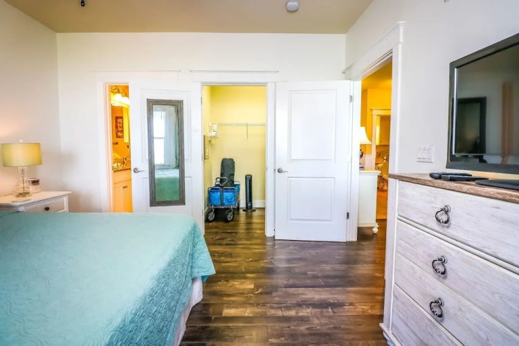 Pelican Pointe 2 Bedroom Condo