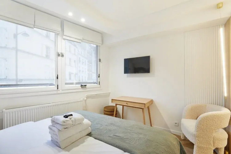 Apartment With AC Front Montparnasse Tower