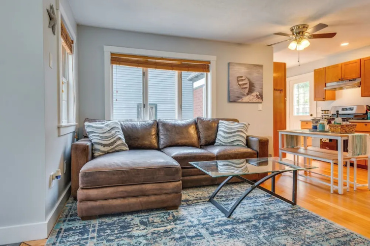 Walk To Short Sands! Coastal Cottage W/ Deck - York, ME