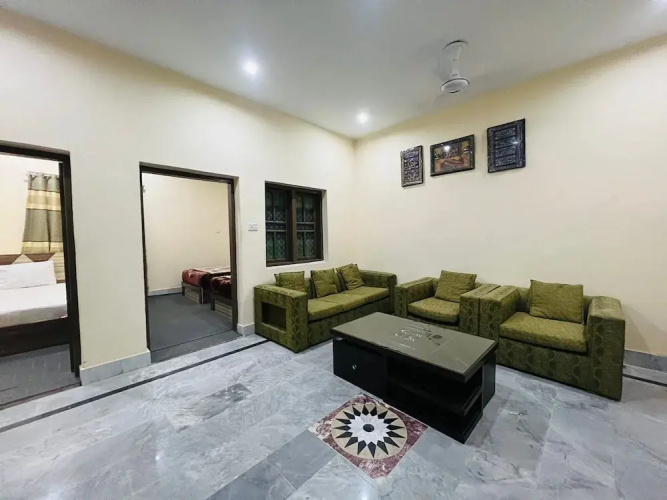 Chandi Hotel and Apartments