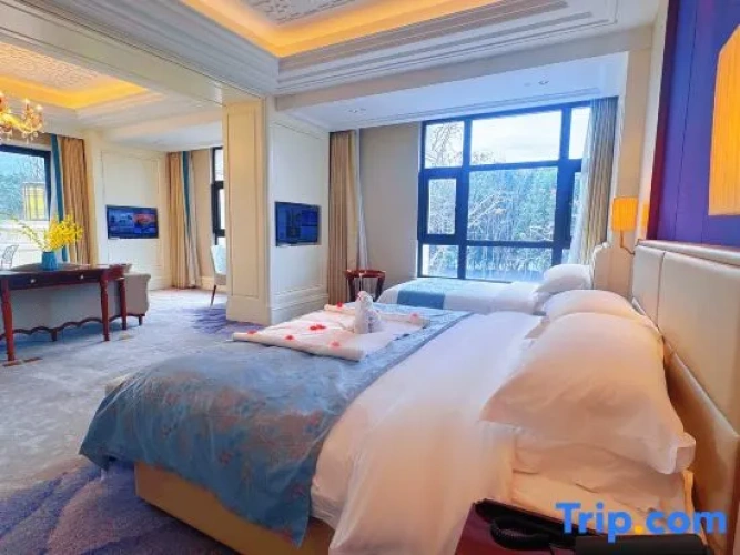 Triple Suite